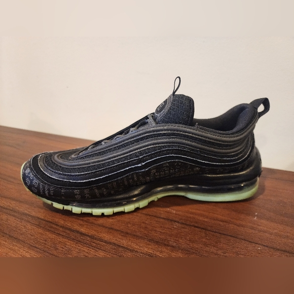 Women's Nike Air Max 97 With Glow Soles - Picture 4 of 10